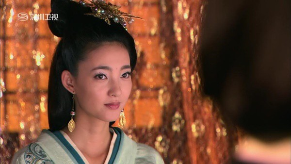 Nhan sắc t&agrave;n tạ đ&aacute;ng thương của nữ diễn vi&ecirc;n phim giờ v&agrave;ng sau khi chồng đại gia bị bắt- Ảnh 1.