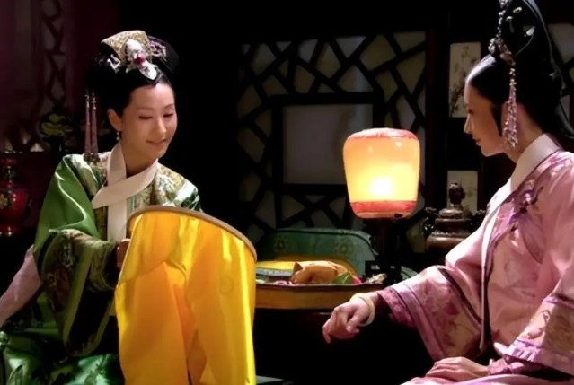 Phi tần mỗi ng&agrave;y chỉ được ph&aacute;t chừng ấy thức ăn, bị cấm qua lại cung kh&aacute;c v&agrave; sống nhờ một th&uacute; giải khu&acirc;y- Ảnh 4.