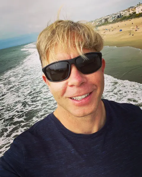 Vừa tr&uacute;ng số độc đắc, cậu sinh vi&ecirc;n ngh&egrave;o lập tức chuyển khoản cho 3 người: Quyết định m&agrave; 25 năm sau vẫn nhớ m&atilde;i kh&ocirc;ng qu&ecirc;n- Ảnh 4.