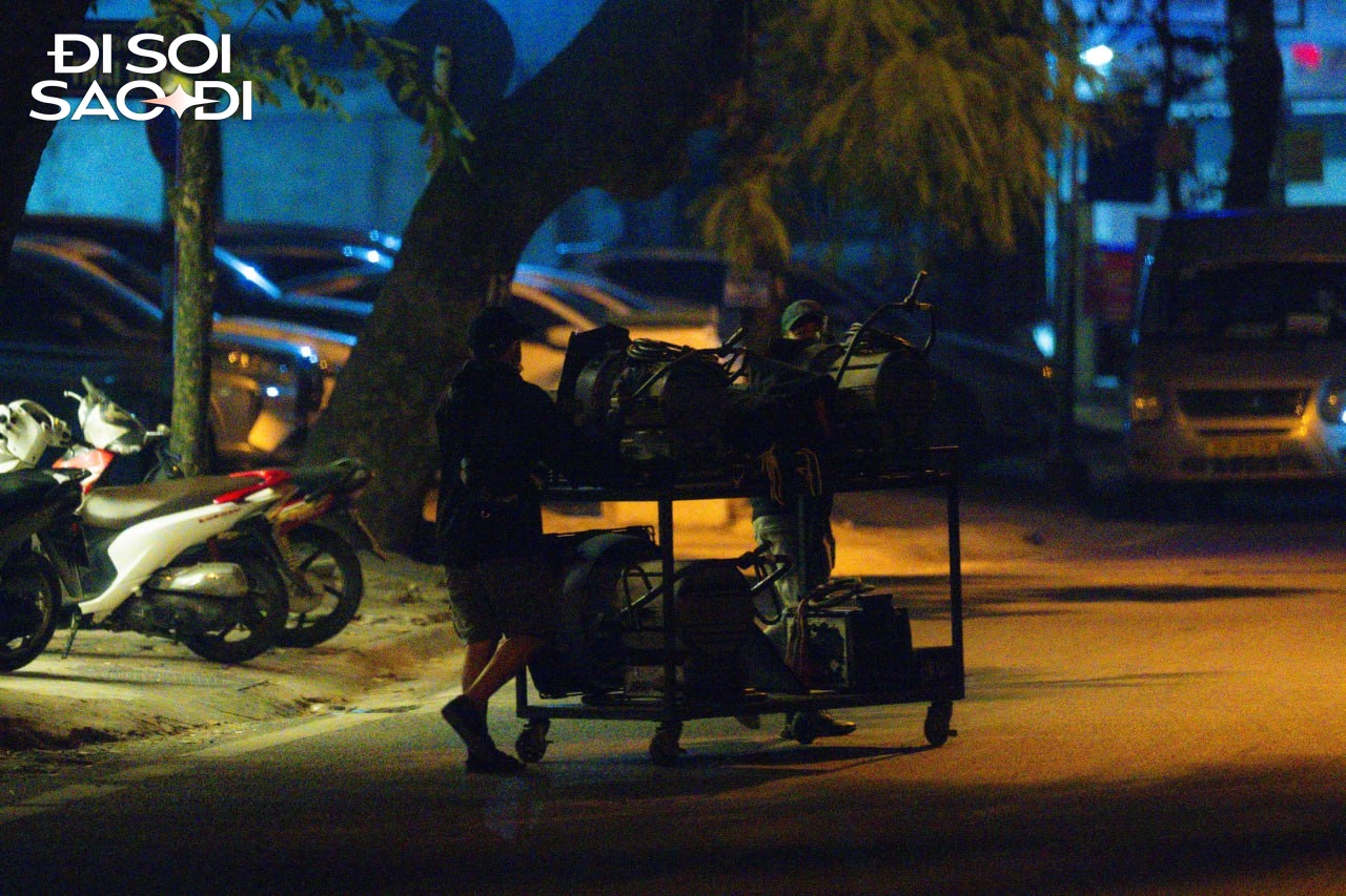 Zoom cận trường quay phim mới của Suzy - Kim Seon Ho ở H&agrave; Nội- Ảnh 3.