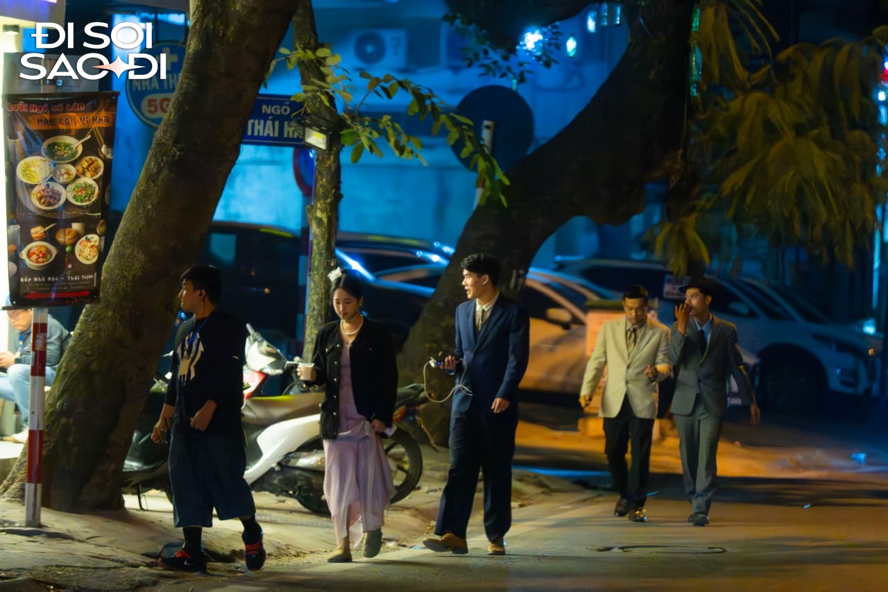 Zoom cận trường quay phim mới của Suzy - Kim Seon Ho ở H&agrave; Nội- Ảnh 2.