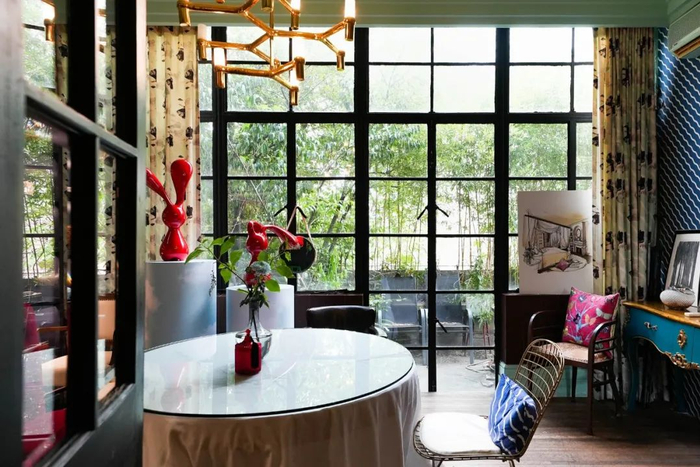 Nữ giám đốc độc thân sống trong căn hộ 90m2, thuê thêm căn 35m2 mở quầy bar mini mời hàng xóm đến xập xình- Ảnh 5. Nữ giám đốc độc thân sống trong căn hộ 90m2, thuê thêm căn 35m2 mở quầy bar mini mời hàng xóm đến xập xình- Ảnh 5.