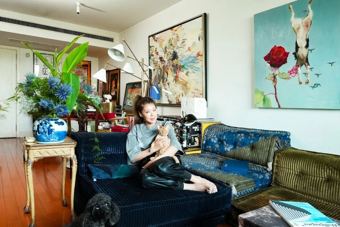 Nữ giám đốc độc thân sống trong căn hộ 90m2, thuê thêm căn 35m2 mở quầy bar mini mời hàng xóm đến xập xình- Ảnh 9. Nữ giám đốc độc thân sống trong căn hộ 90m2, thuê thêm căn 35m2 mở quầy bar mini mời hàng xóm đến xập xình- Ảnh 9.