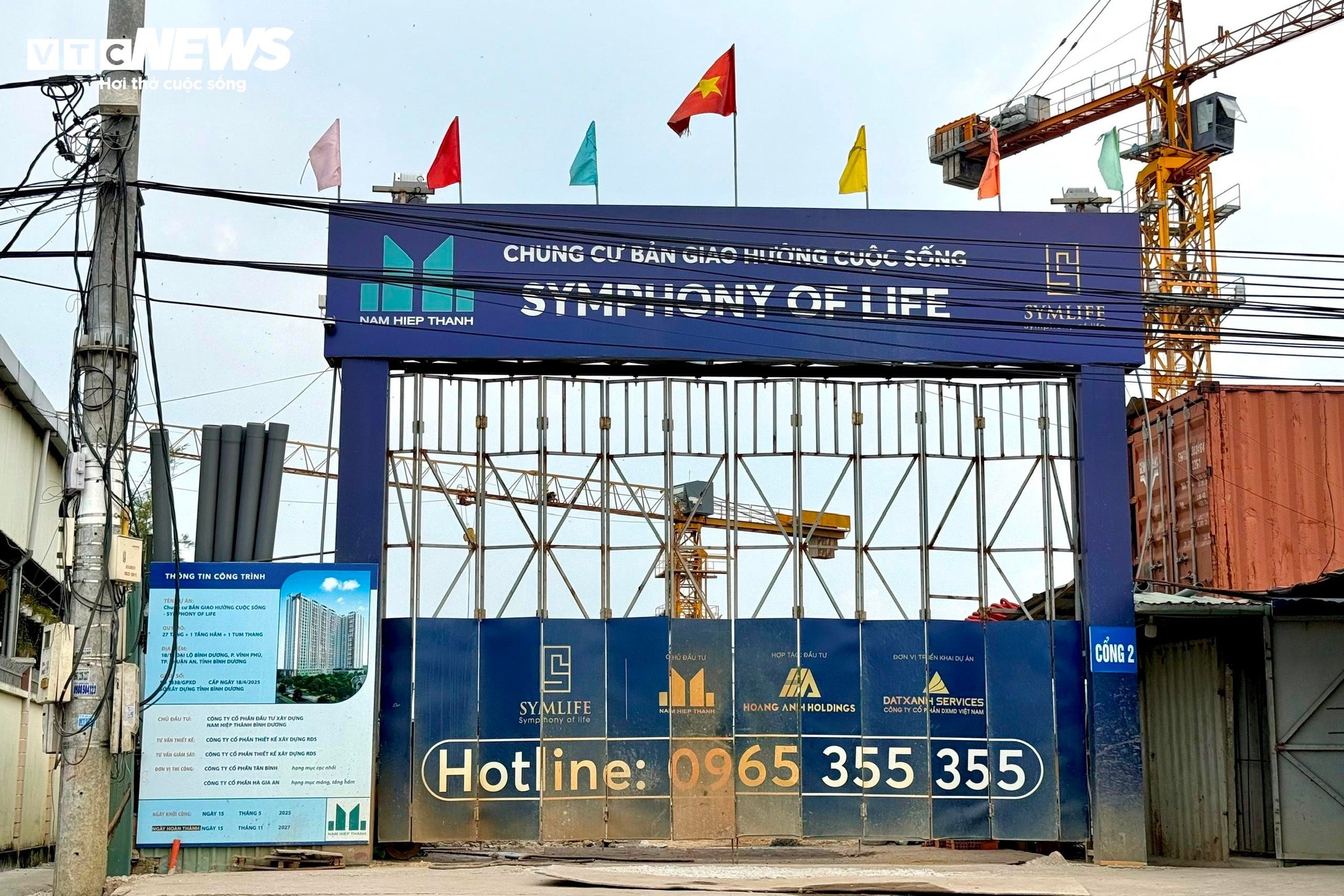 Chung cư 'mọc' d&agrave;y đặc, người trẻ TP.HCM vẫn xa giấc mơ an cư- Ảnh 2.