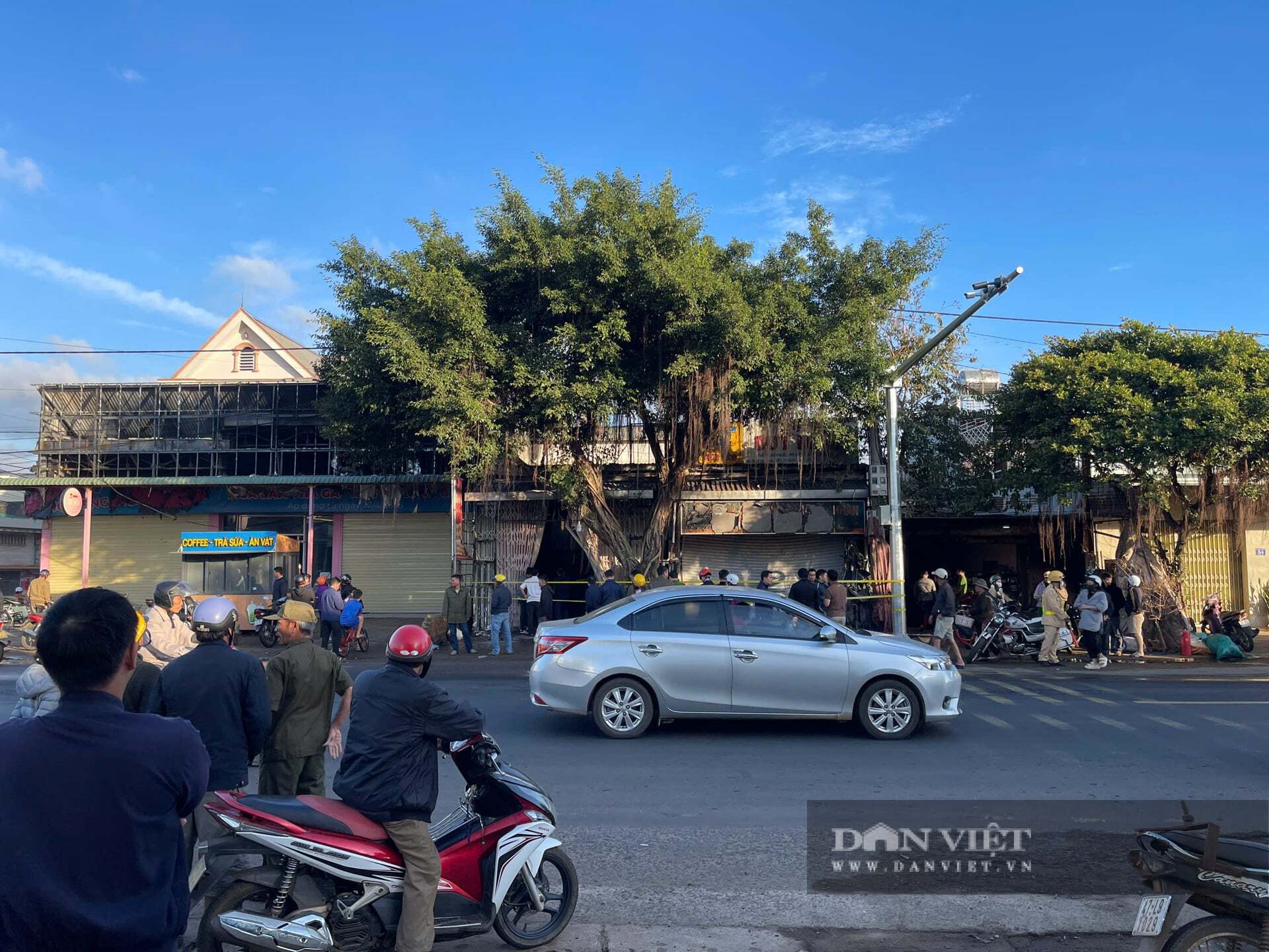 Hiện trường vụ ch&aacute;y kinh ho&agrave;ng khiến 2 vợ chồng v&agrave; 2 con nhỏ tử vong trong đ&ecirc;m- Ảnh 6.