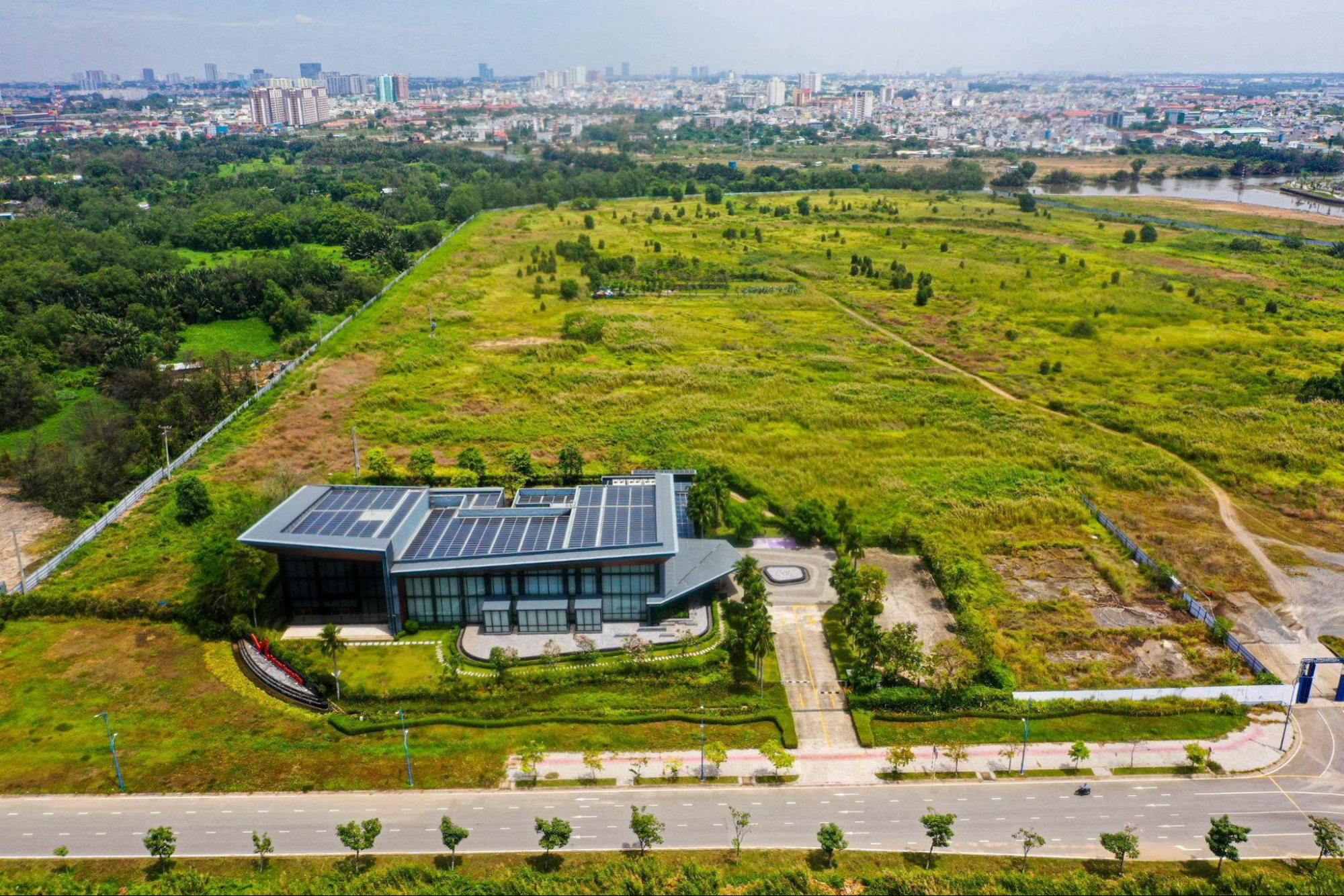 Cuộc đua si&ecirc;u s&acirc;n vận động: Vingroup x&acirc;y s&acirc;n c&oacute; m&aacute;i che lớn nhất thế giới, Sun Group l&agrave;m s&acirc;n 50.000 chỗ ngay cạnh trung t&acirc;m TPHCM- Ảnh 11.