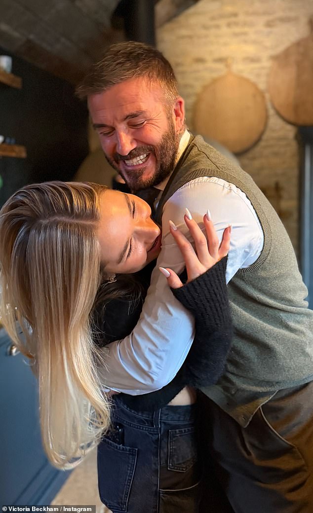 Hưởng loạt đặc quyền khi l&agrave; con trai Beckham, 