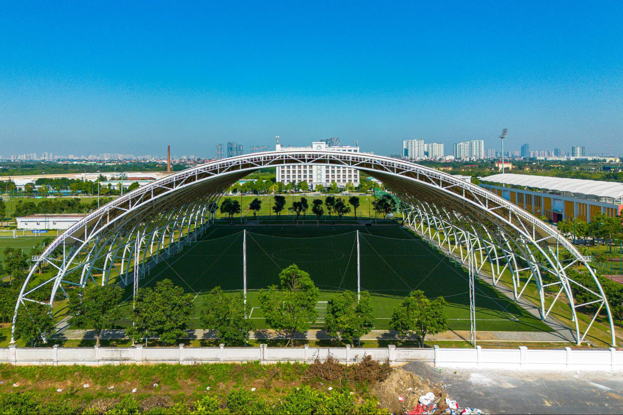 Cuộc đua si&ecirc;u s&acirc;n vận động: Vingroup x&acirc;y s&acirc;n c&oacute; m&aacute;i che lớn nhất thế giới, Sun Group l&agrave;m s&acirc;n 50.000 chỗ ngay cạnh trung t&acirc;m TPHCM- Ảnh 13.