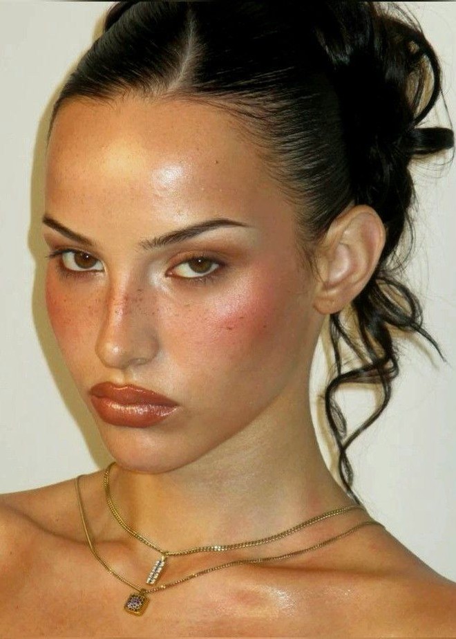 7 xu hướng l&agrave;m đẹp nổi bật nhất năm 2025 do Vogue b&igrave;nh chọn- Ảnh 28.