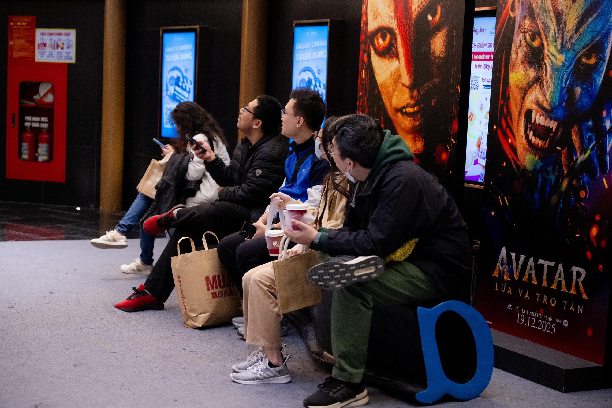 TTTM Hanoi Centre vừa ra mắt H&agrave; Nội: Kh&ocirc;ng gian sang như kh&aacute;ch sạn 5 sao, kỳ c&ocirc;ng bảo tồn c&acirc;y đa giữa khu&ocirc;n vi&ecirc;n- Ảnh 19.