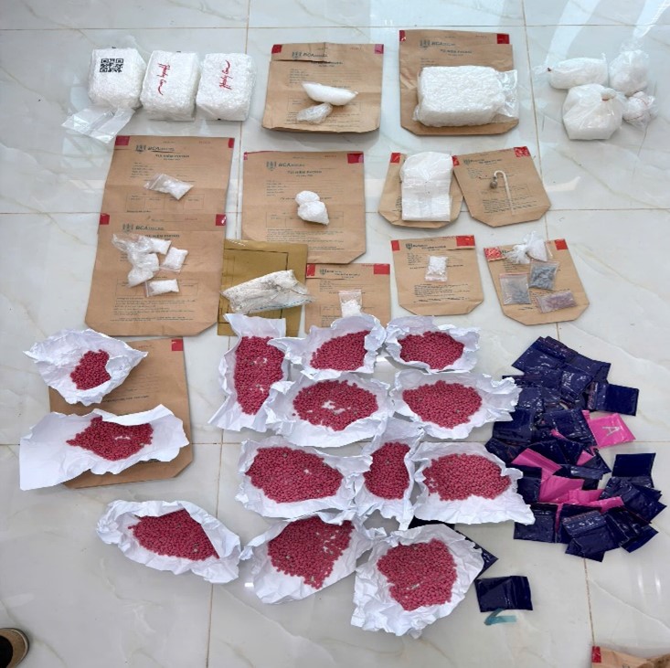 Hơn 200 cảnh s&aacute;t đồng loạt kh&aacute;m x&eacute;t nơi ở, bắt h&agrave;ng chục đối tượng trong một chuy&ecirc;n &aacute;n lớn- Ảnh 1.