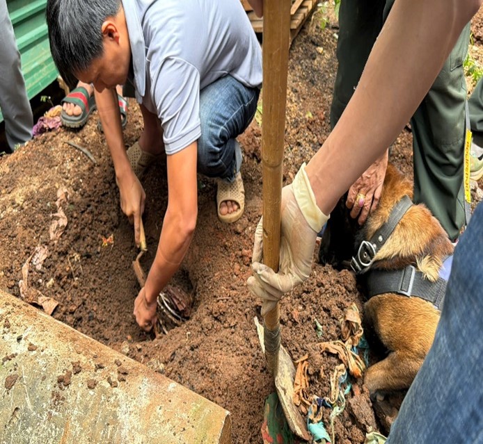 Hơn 200 cảnh s&aacute;t đồng loạt kh&aacute;m x&eacute;t nơi ở, bắt h&agrave;ng chục đối tượng trong một chuy&ecirc;n &aacute;n lớn- Ảnh 4.