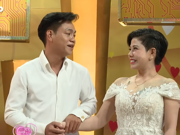 Tưởng phải chiến đấu với hiếm muộn, vợ sinh liền 5 con khiến chồng to&aacute;t mồ h&ocirc;i- Ảnh 5.