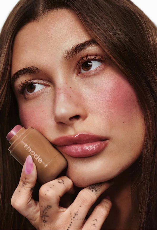 7 xu hướng l&agrave;m đẹp nổi bật nhất năm 2025 do Vogue b&igrave;nh chọn- Ảnh 11.