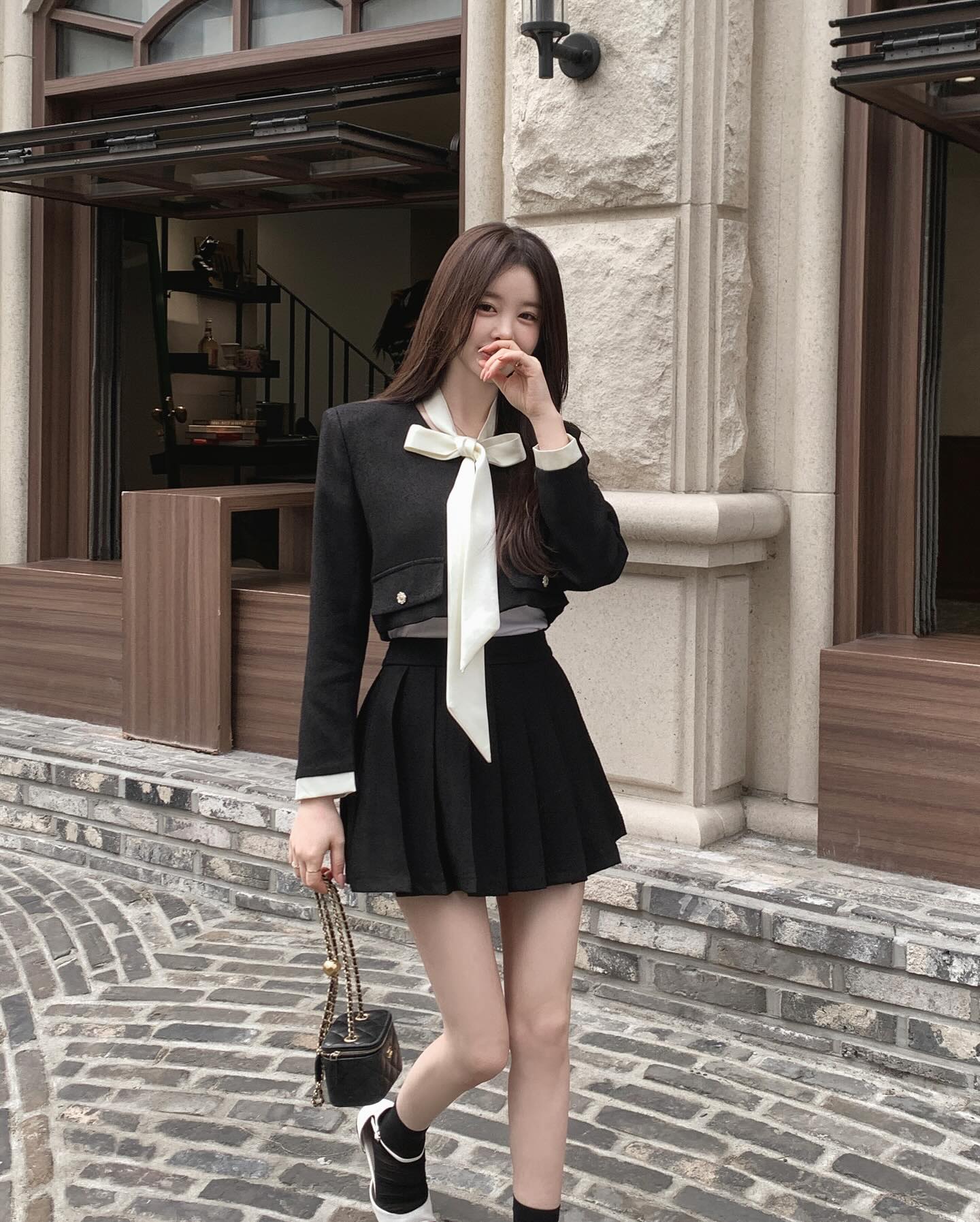 5 c&aacute;ch diện ch&acirc;n v&aacute;y ngắn nổi bật v&agrave; si&ecirc;u t&ocirc;n d&aacute;ng, c&agrave;ng gần tới năm mới c&agrave;ng n&ecirc;n ghim- Ảnh 12.