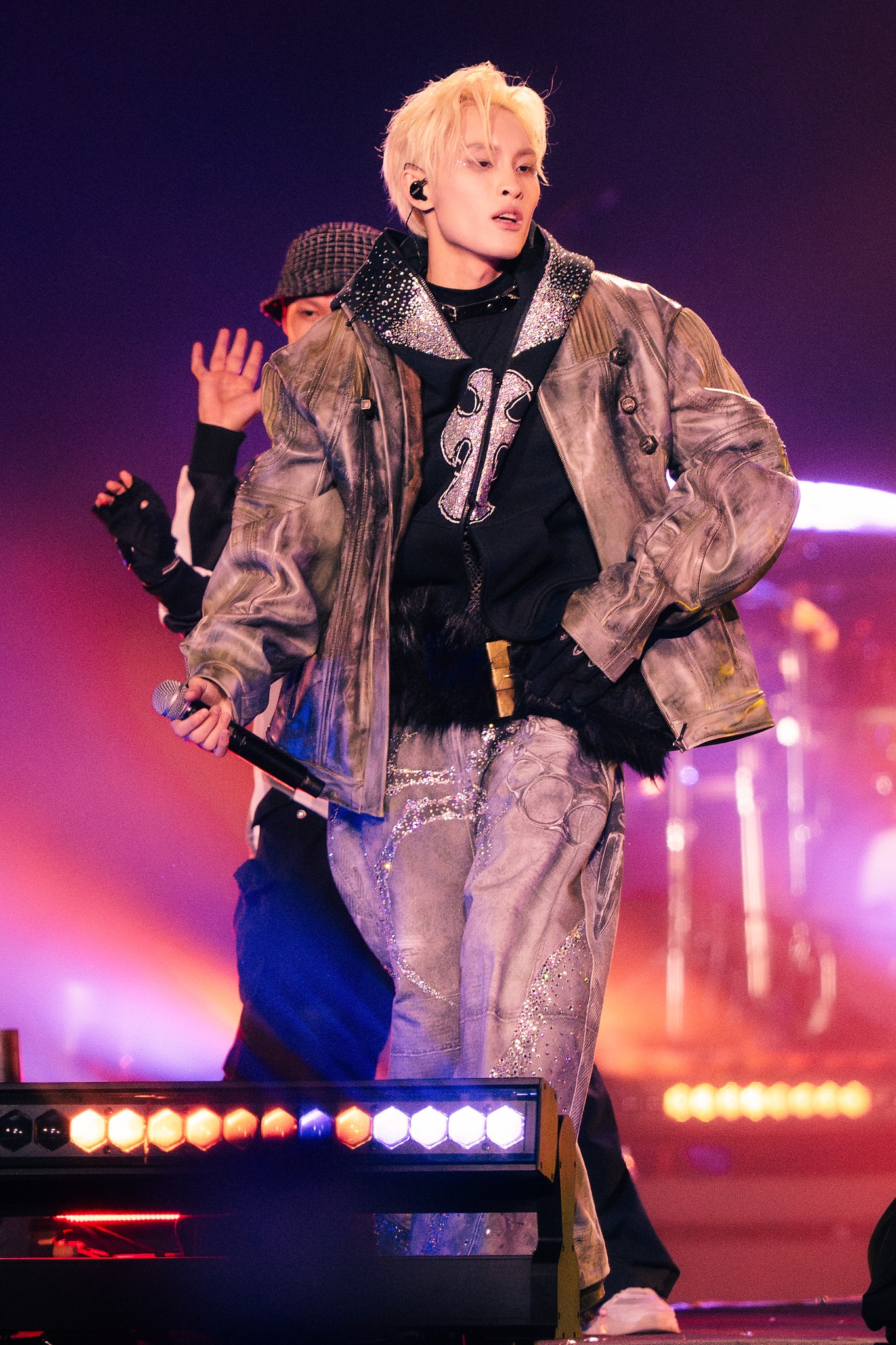 Nhạc hay c&oacute; đủ đ&aacute;nh bay scandal?- Ảnh 2.