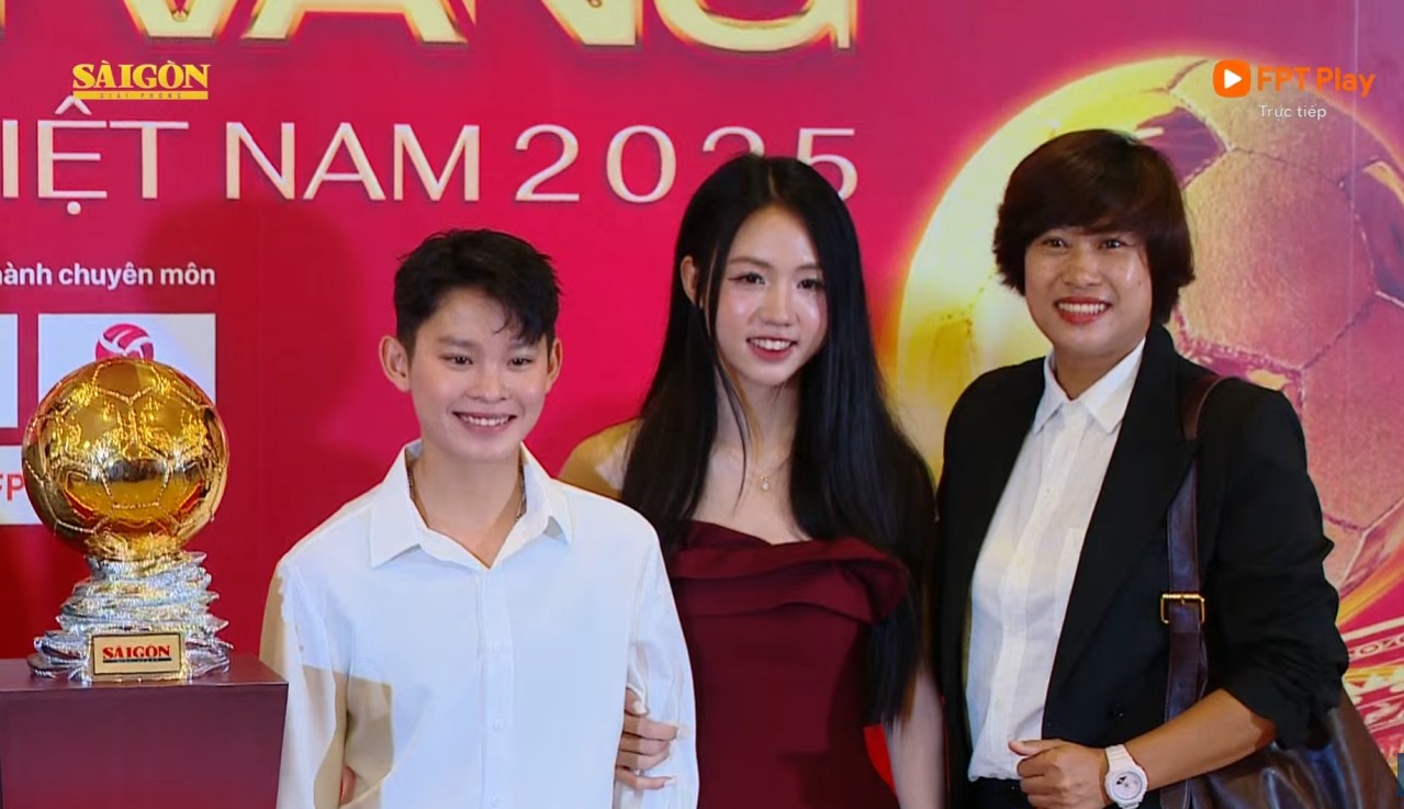 Hotgirl xinh như b&uacute;p b&ecirc; cực t&igrave;nh b&ecirc;n Quả b&oacute;ng V&agrave;ng nữ Việt Nam 2025 l&agrave; ai?- Ảnh 1.