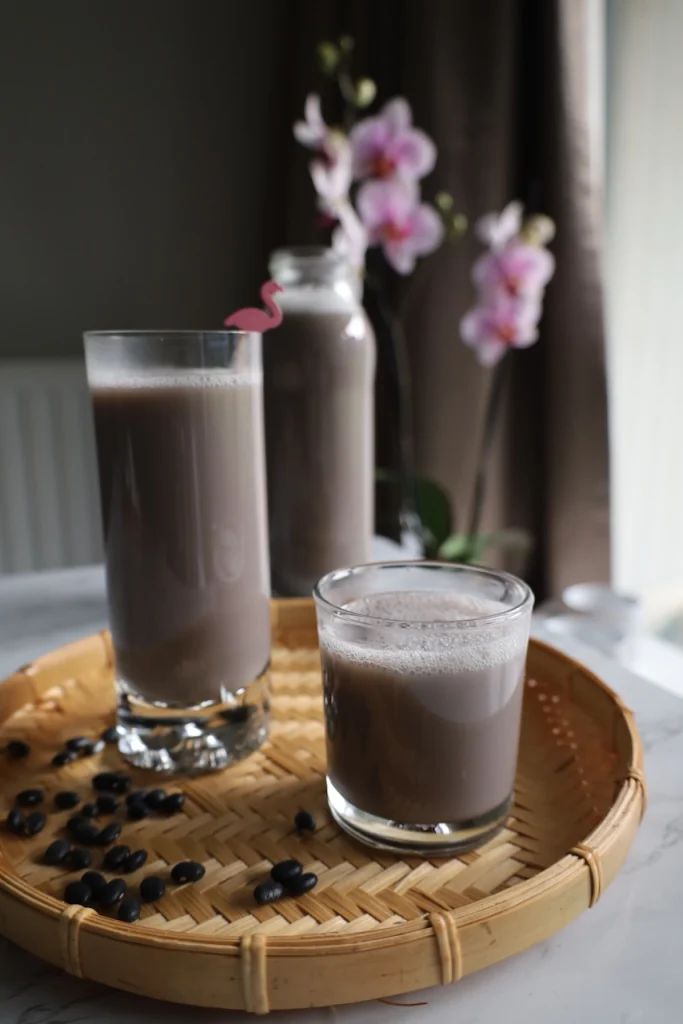 "Tiểu Long Nữ" U60 t&oacute;c vẫn d&agrave;y mượt nhờ uống 1 thứ nước d&acirc;n d&atilde; suốt 30 năm- Ảnh 5.