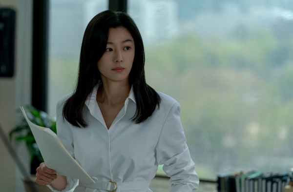 4 nữ ch&iacute;nh phim H&agrave;n mặc đẹp nhất 2025, nhắc đến mỹ nh&acirc;n số 3 l&agrave; nghĩ ngay tới sự sang chảnh- Ảnh 18.