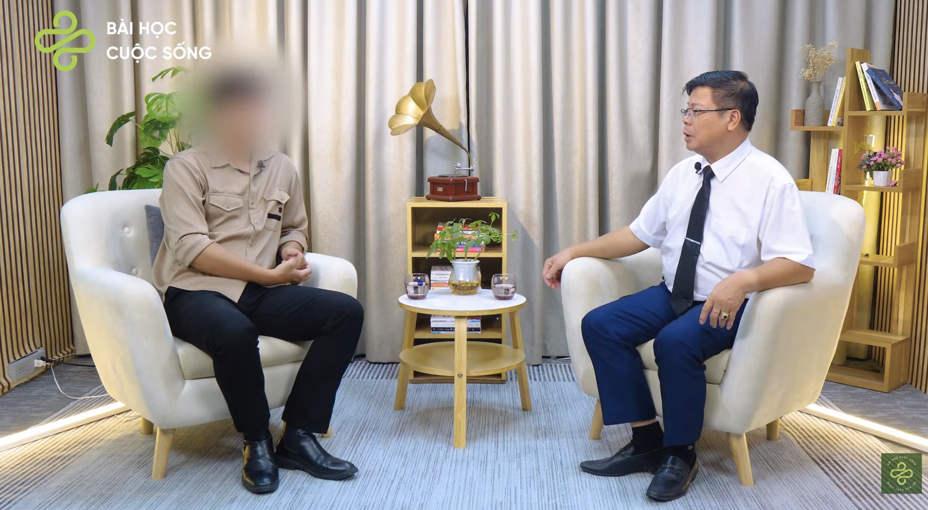 Người đ&agrave;n &ocirc;ng H&agrave; Nội g&aacute;nh nợ 2 tỷ cho nh&agrave; vợ, nhận th&ecirc;m "cặp sừng" sau 10 năm kết h&ocirc;n- Ảnh 2.