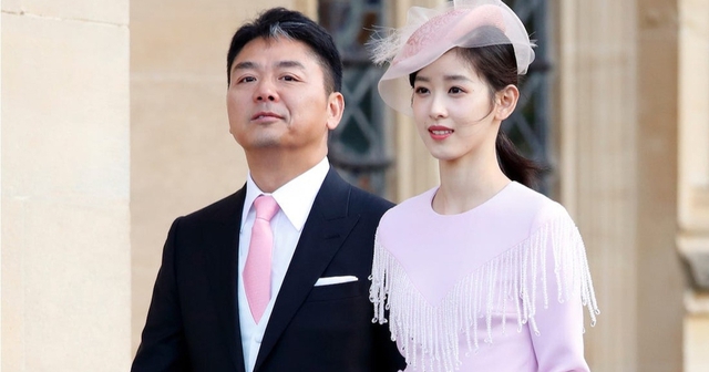 Chương Trạch Thi&ecirc;n bay sang Dubai đ&oacute;n Gi&aacute;ng sinh c&ugrave;ng chồng tỷ ph&uacute;: Ở kh&aacute;ch sạn 2 tỷ/đ&ecirc;m nhưng diện mạo mới l&agrave; điều g&acirc;y cho&aacute;ng- Ảnh 8.