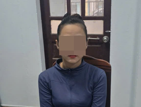 Đối tượng Thuỳ Trang đã ra đầu thú, chấm dứt thời gian lẩn trốn truy nã- Ảnh 1. Đối tượng Thuỳ Trang đã ra đầu thú, chấm dứt thời gian lẩn trốn truy nã- Ảnh 1.