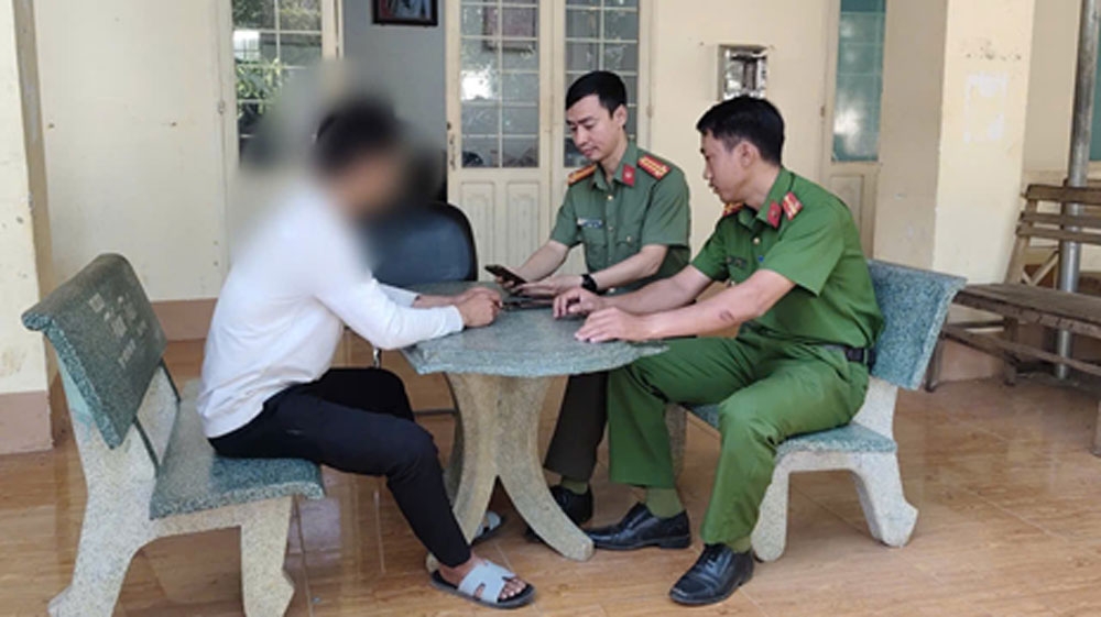 Tin nhắn khiến người đ&agrave;n &ocirc;ng su&yacute;t bị lừa sang Campuchia, c&ocirc;ng an v&agrave;o cuộc mới tỉnh ngộ- Ảnh 1.