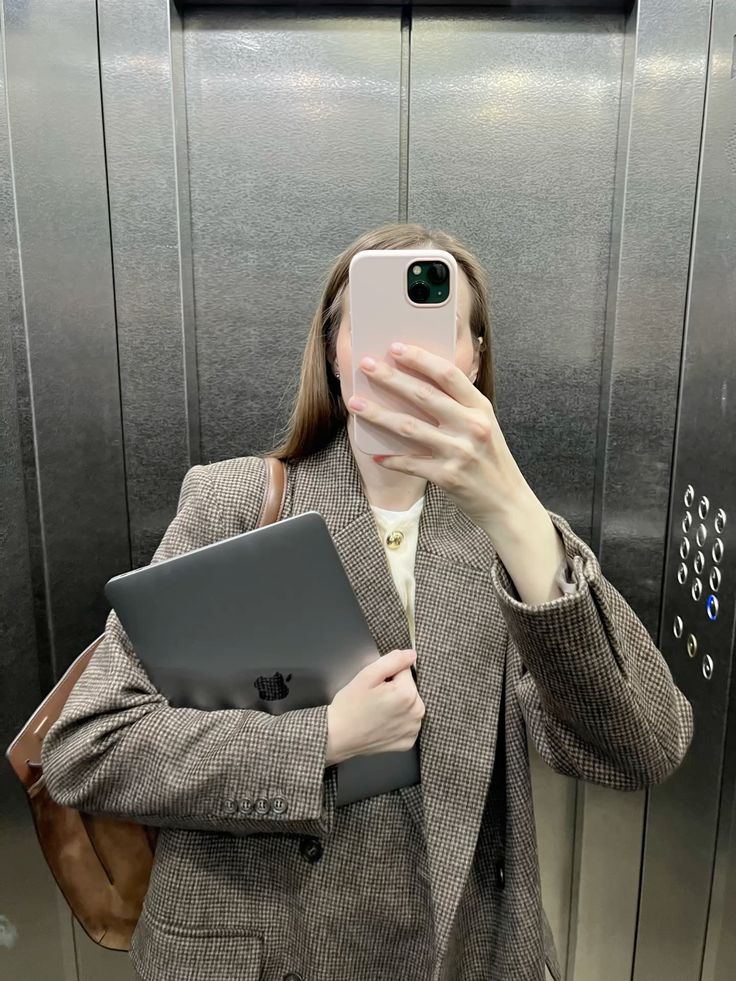 C&aacute;ch 2025 đối xử với d&acirc;n văn ph&ograve;ng- Ảnh 5.