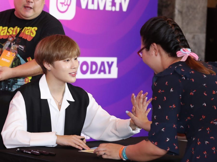 Cơn &aacute;c mộng ở Kpop- Ảnh 4.