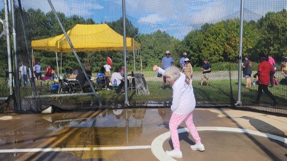 Người phụ nữ 101 tuổi vẫn tham gia Đại hội thể thao: B&iacute; quyết sống thọ kh&ocirc;ng phải l&agrave; thuốc bổ, c&agrave;ng kh&ocirc;ng cần ph&ograve;ng gym đắt tiền- Ảnh 1.