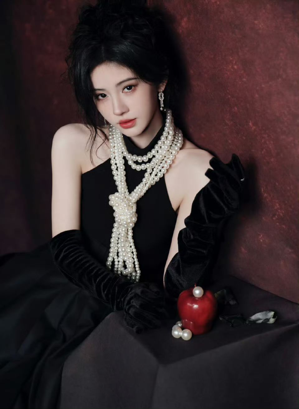 "Lấy trứng chọi đ&aacute;" đối đầu c&ocirc;ng ty quản l&yacute;: "Mỹ nữ 4000 năm c&oacute; 1" đứng trước nguy cơ lao l&yacute;- Ảnh 1.