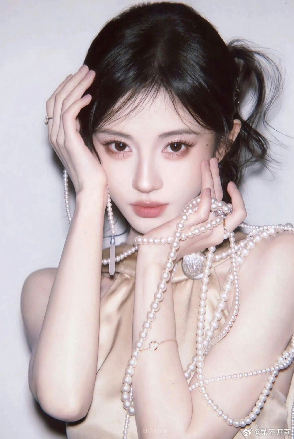 "Lấy trứng chọi đ&aacute;" đối đầu c&ocirc;ng ty quản l&yacute;: "Mỹ nữ 4000 năm c&oacute; 1" đứng trước nguy cơ lao l&yacute;- Ảnh 3.