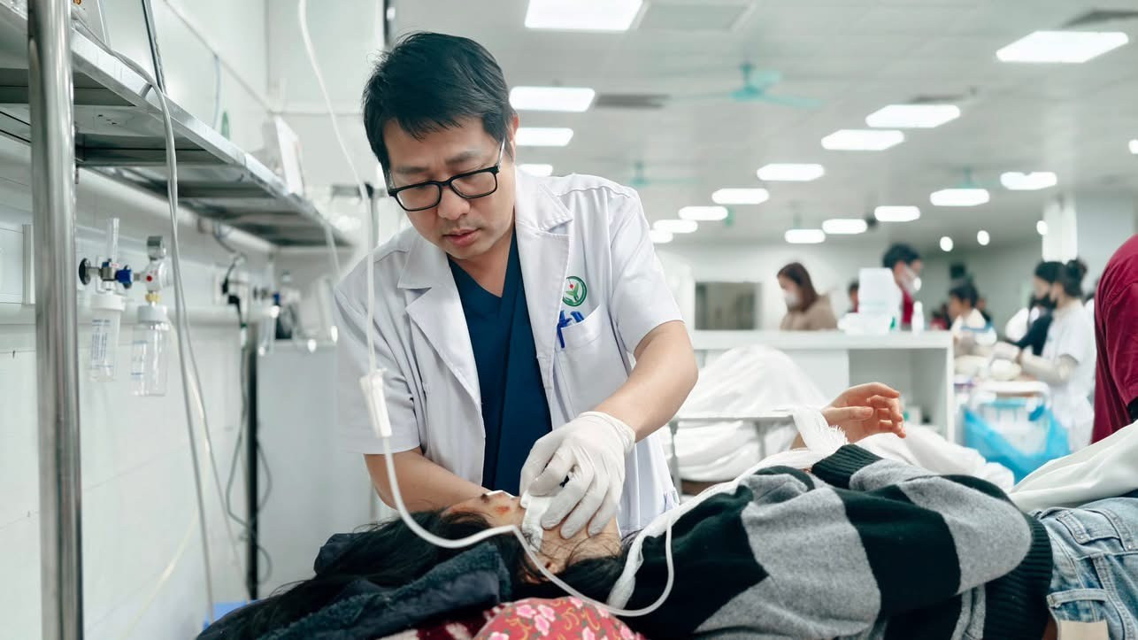 Th&ocirc;ng tin chi tiết 7 nạn nh&acirc;n vụ lật &ocirc; t&ocirc; ở L&agrave;o Cai đang điều trị tại BV Việt Đức- Ảnh 2.