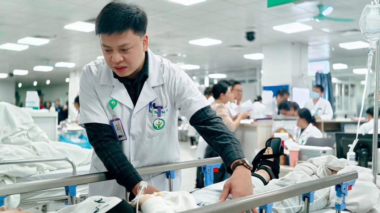 Th&ocirc;ng tin chi tiết 7 nạn nh&acirc;n vụ lật &ocirc; t&ocirc; ở L&agrave;o Cai đang điều trị tại BV Việt Đức- Ảnh 6.