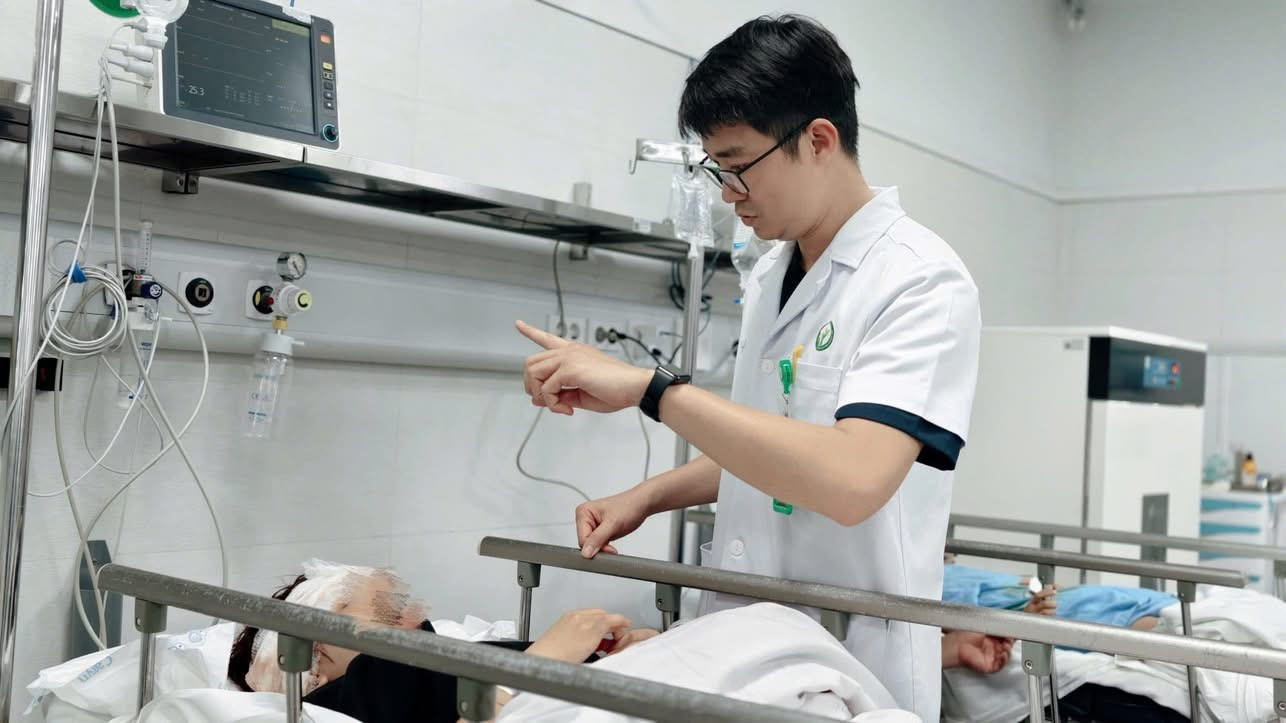 Th&ocirc;ng tin chi tiết 7 nạn nh&acirc;n vụ lật &ocirc; t&ocirc; ở L&agrave;o Cai đang điều trị tại BV Việt Đức- Ảnh 7.