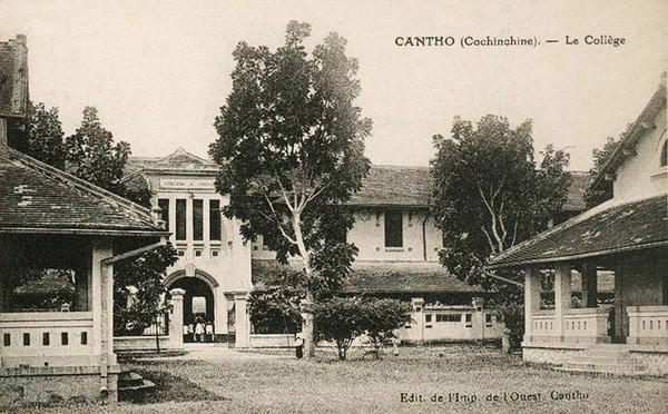 Ng&ocirc;i trường trăm tuổi ở miền T&acirc;y từng bị "doạ" đập đi x&acirc;y lại: Kiến tr&uacute;c cổ k&iacute;nh cực đẹp, trong trường c&ograve;n c&oacute; b&agrave;n thờ với &yacute; nghĩa đặc biệt- Ảnh 3.