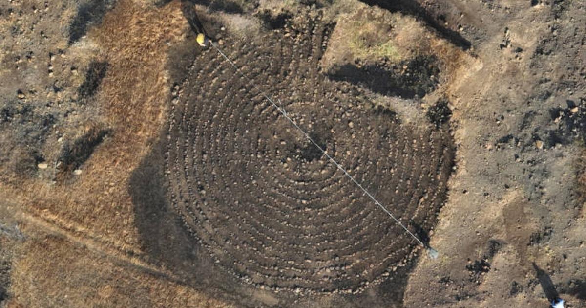 M&ecirc; cung 2.000 năm lộ ra giữa thảo nguy&ecirc;n Ấn Độ- Ảnh 1.