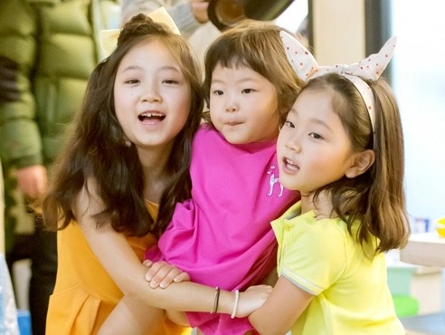 Chị em sao nh&iacute; Bố Ơi M&igrave;nh Đi Đ&acirc;u Thế 