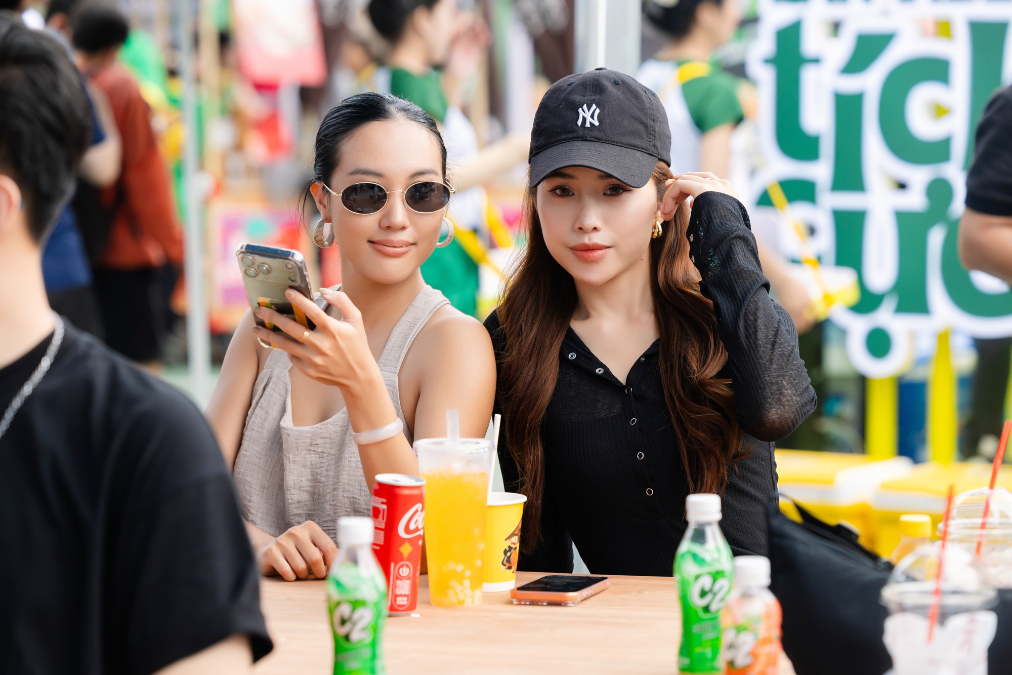 Thứ 7 cuối c&ugrave;ng của năm 2025: V&igrave; sao "hội mỹ nh&acirc;n" đổ x&ocirc; ra C&ocirc;ng vi&ecirc;n Bờ s&ocirc;ng S&agrave;i G&ograve;n?- Ảnh 2.