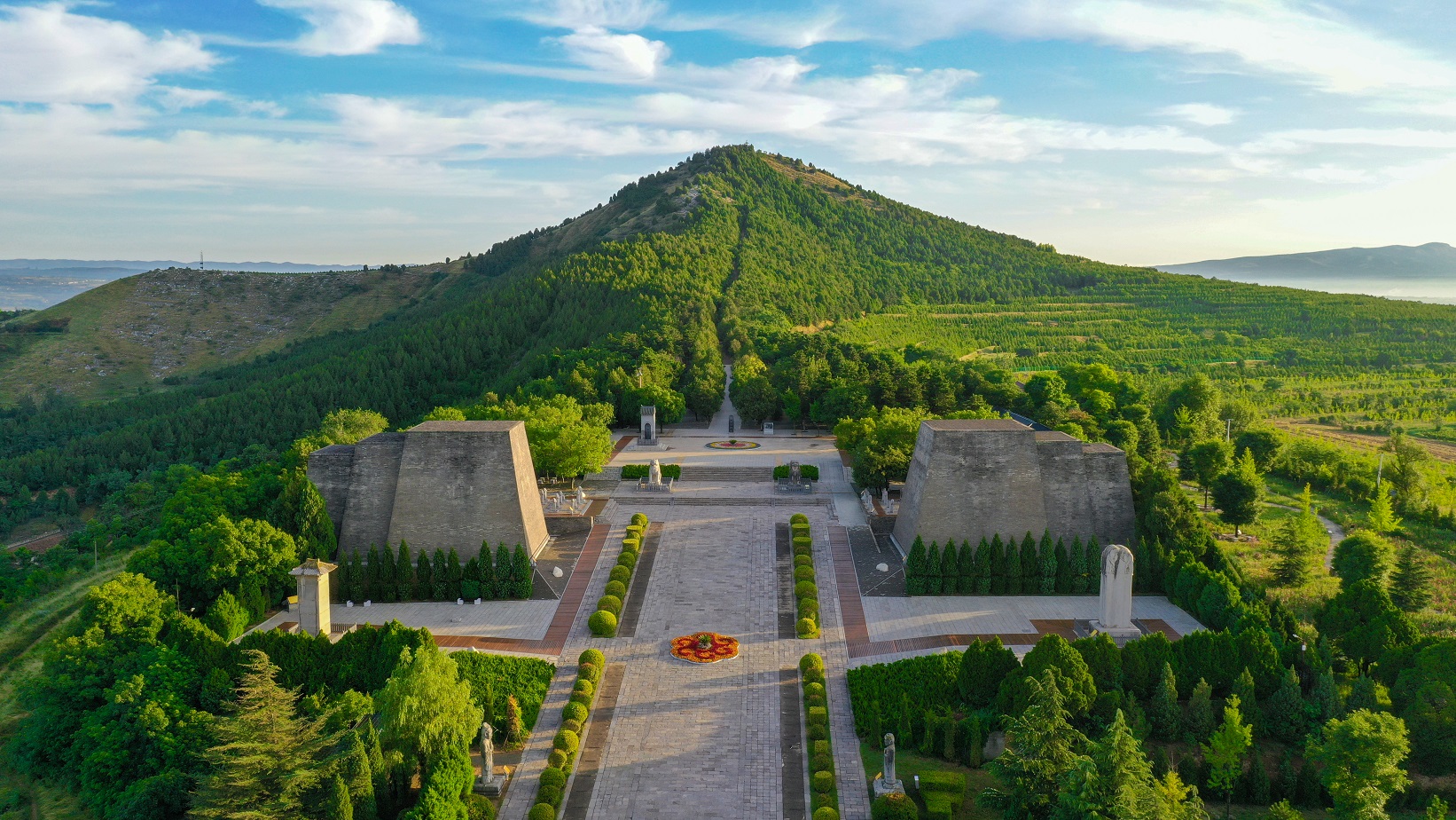 Long mạch ở Trung Quốc chỉ c&oacute; 3 lăng mộ: Nơi m&aacute;y m&oacute;c bất lực, chốn kh&ocirc;ng ai d&aacute;m động, cuối c&ugrave;ng l&agrave; cấm kỵ- Ảnh 2.