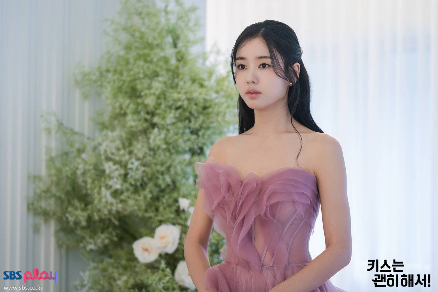 4 nữ ch&iacute;nh phim H&agrave;n mặc đẹp nhất 2025, nhắc đến mỹ nh&acirc;n số 3 l&agrave; nghĩ ngay tới sự sang chảnh- Ảnh 3.