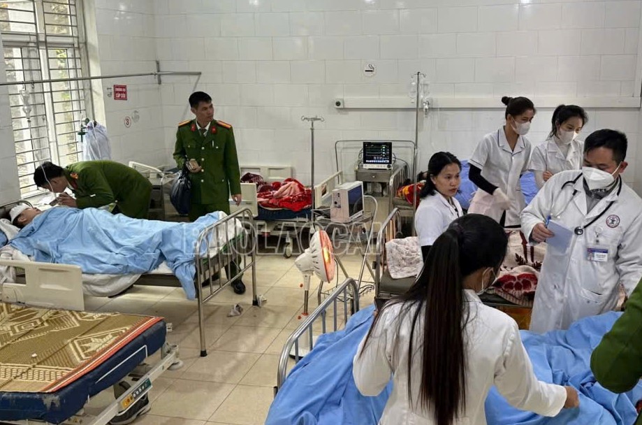 Danh t&iacute;nh c&aacute;c nạn nh&acirc;n vụ lật xe kh&aacute;ch chở đo&agrave;n thiện nguyện khiến 9 người chết, 9 người bị thương- Ảnh 2.