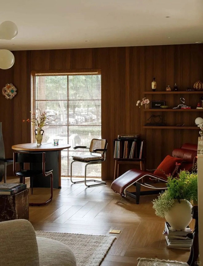 Đi m&ograve;n g&oacute;t gi&agrave;y khắp thế giới, nữ Travel Blogger bẻ l&aacute;i l&agrave;m 