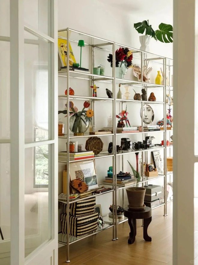 Đi m&ograve;n g&oacute;t gi&agrave;y khắp thế giới, nữ Travel Blogger bẻ l&aacute;i l&agrave;m 