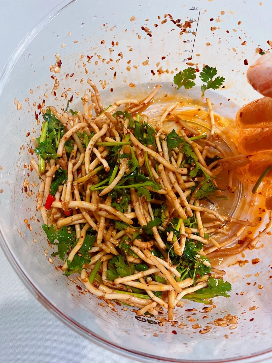 Bao năm ăn loại rau n&agrave;y to&agrave;n bỏ rễ, ai ngờ đấy lại l&agrave; 