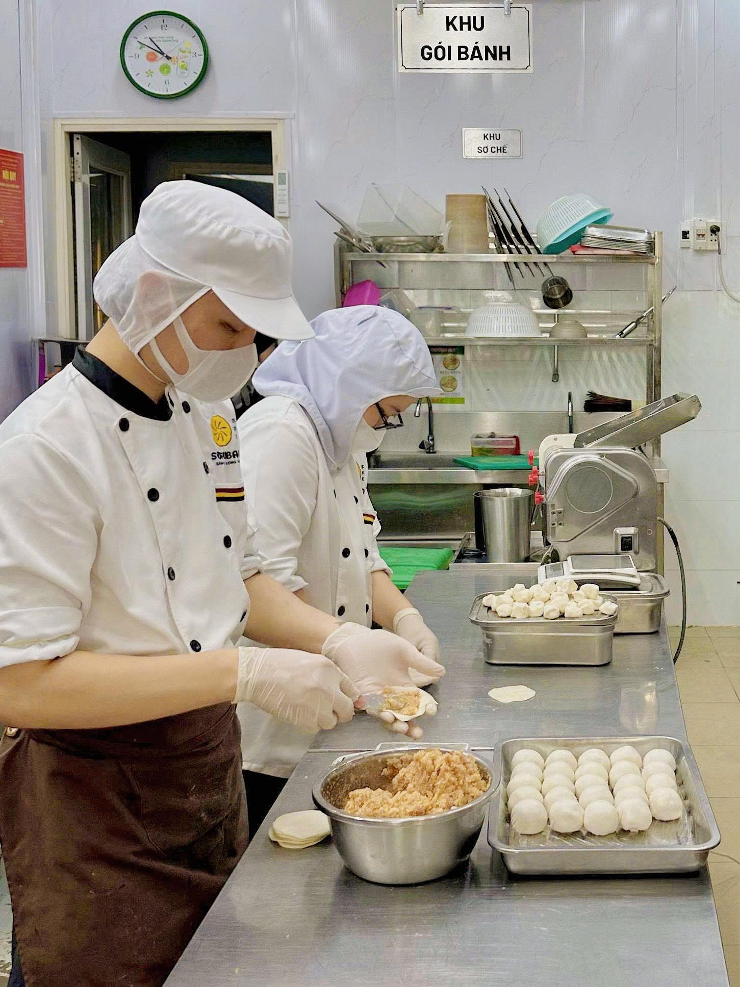 Thử ngay b&aacute;nh bao Thượng Hải &ldquo;nửa chi&ecirc;n nửa hấp&rdquo; g&acirc;y sốt ở H&agrave; Nội v&agrave; TP.HCM- Ảnh 3.