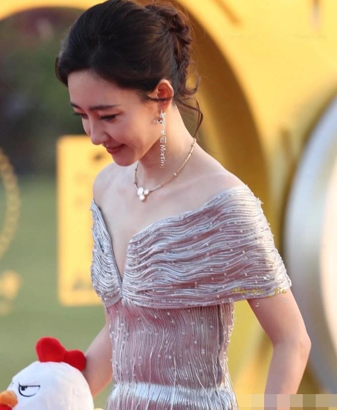 &Aacute;n chung th&acirc;n cho chồng đại gia vừa bị bắt của nữ diễn vi&ecirc;n phim giờ v&agrave;ng- Ảnh 3.