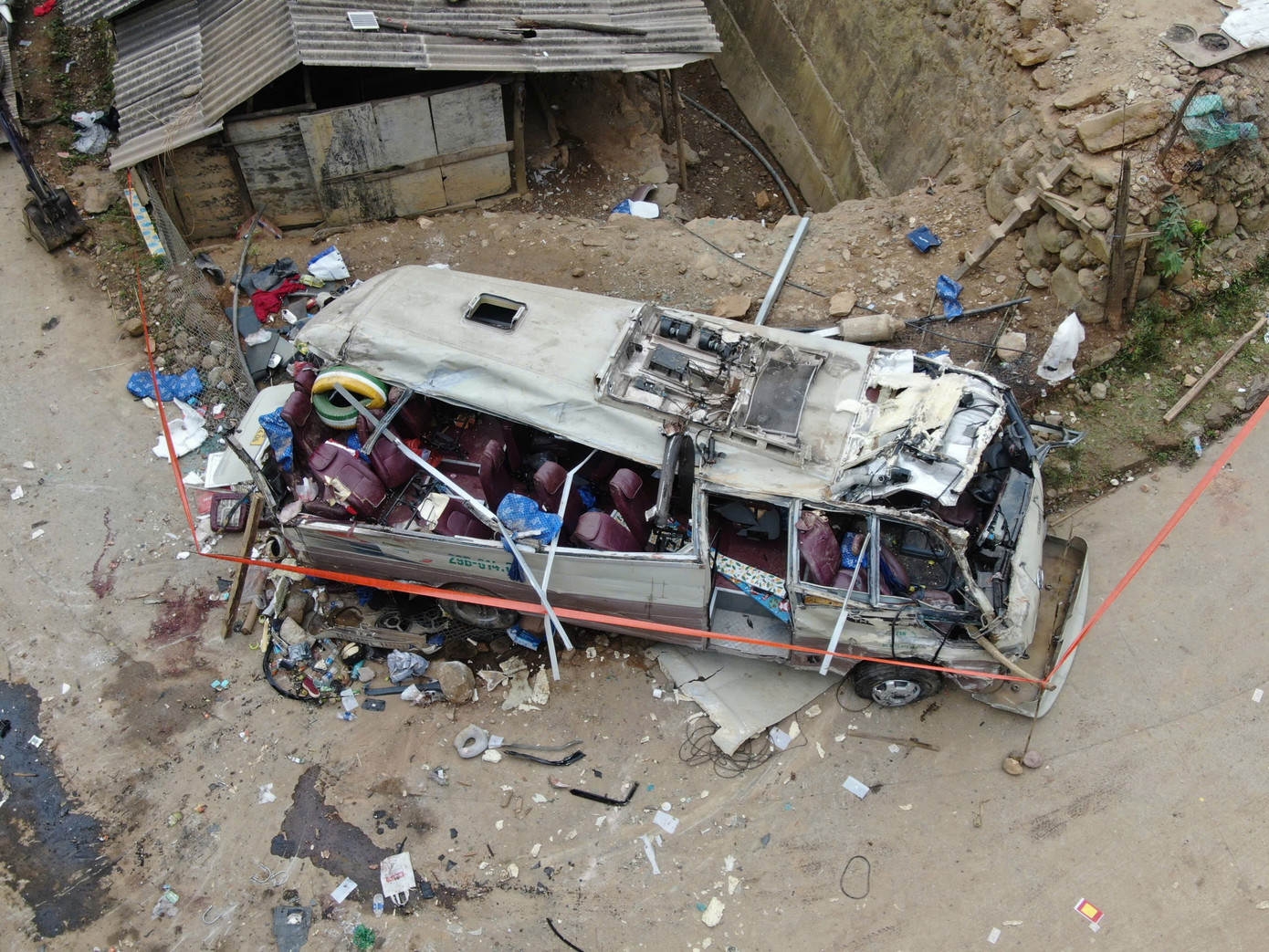 Th&ocirc;ng tin mới nhất về sức khoẻ 9 nạn nh&acirc;n vụ lật xe ở L&agrave;o Cai- Ảnh 1.