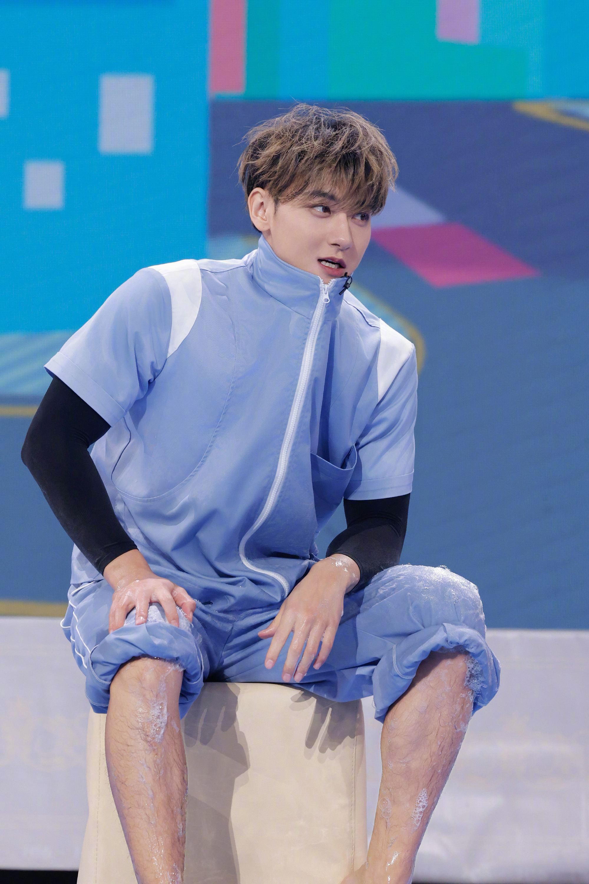 Nam ca sĩ bị xuất huyết n&atilde;o, phải phẫu thuật khẩn lấy cục m&aacute;u đ&ocirc;ng để giữ t&iacute;nh mạng- Ảnh 1.