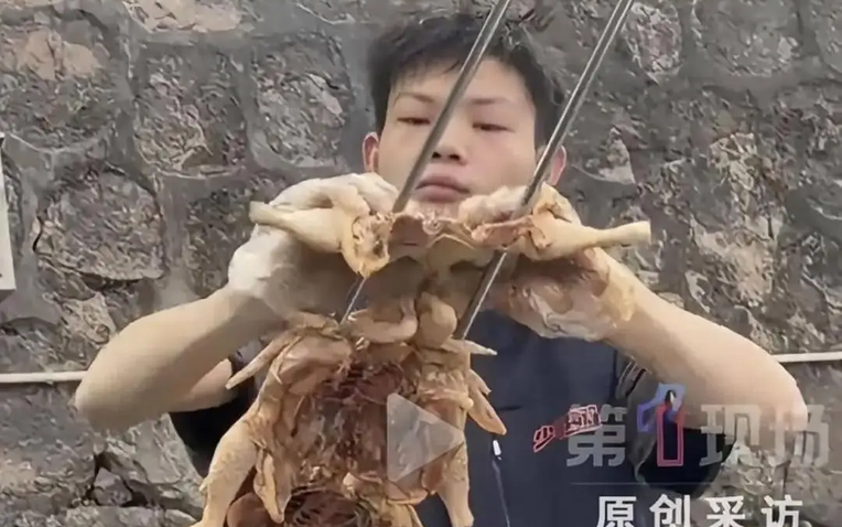 Cậu b&eacute; 16 tuổi b&aacute;n g&agrave; quay kiếm hơn 37 triệu/ng&agrave;y: Sự thật ph&iacute;a sau khiến nhiều người bất ngờ- Ảnh 1.